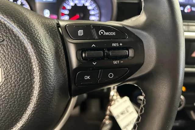 Kia Picanto (2022) thumbnail 16