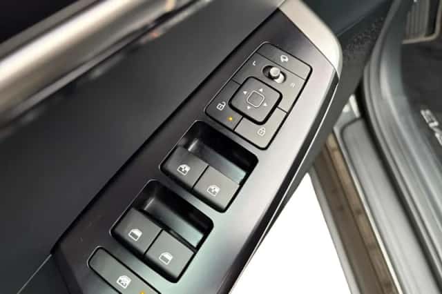 Kia EV6 (2024) thumbnail 15