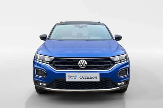 Volkswagen T-Roc (2019) thumbnail 2