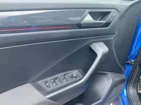 Volkswagen T-Roc (2019) thumbnail 23