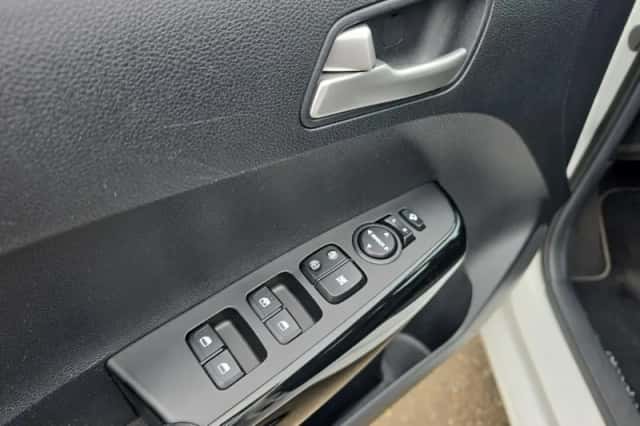 Kia Picanto (2023) thumbnail 18