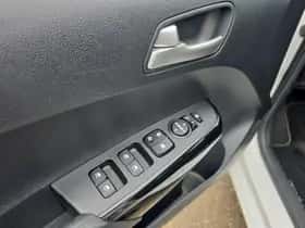 Kia Picanto (2023) thumbnail 18