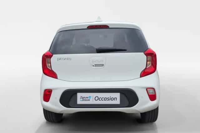 Kia Picanto (2023) thumbnail 3