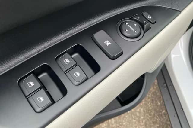 Kia Stonic (2025) thumbnail 31