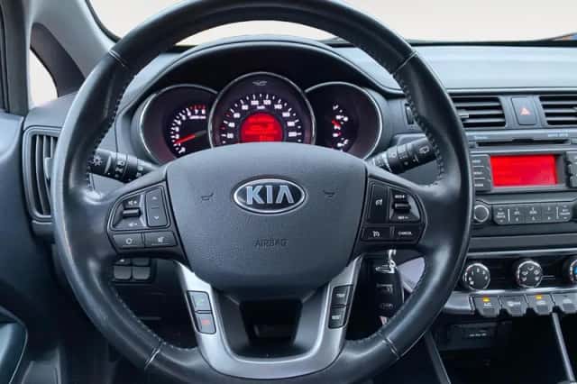 Kia Rio (2014) thumbnail 11