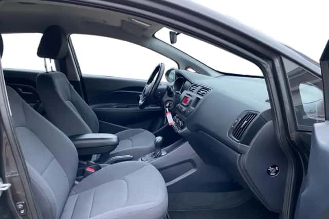 Kia Rio (2014) thumbnail 14