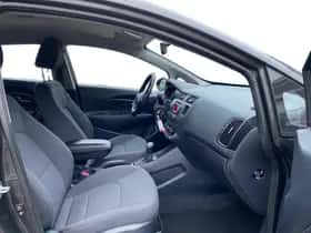 Kia Rio (2014) thumbnail 14
