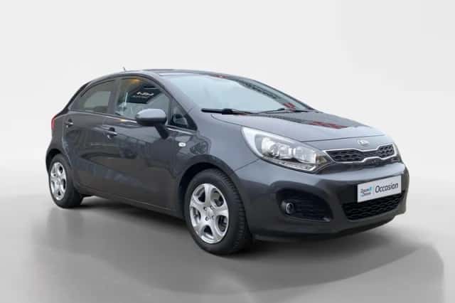 Kia Rio (2014) thumbnail 3