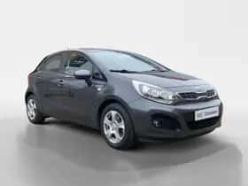 Kia Rio (2014) thumbnail 3