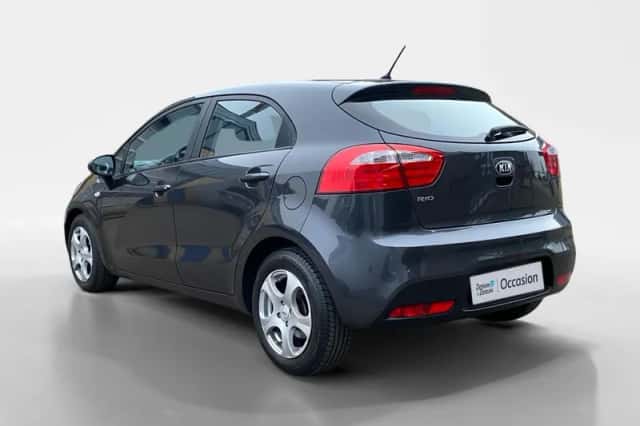 Kia Rio (2014) thumbnail 7