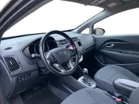 Kia Rio (2014) thumbnail 9