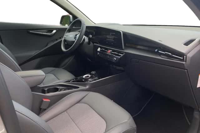 Kia Niro (2025) thumbnail 13