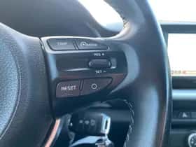 Kia Stonic (2018) thumbnail 14