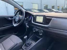 Kia Stonic (2018) thumbnail 17
