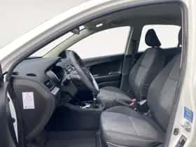 Kia Picanto (2017) thumbnail 8