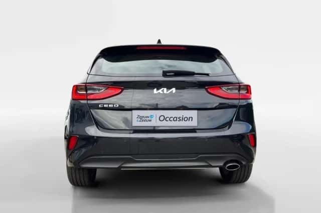 Kia Ceed (2024) thumbnail 3