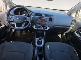 Kia Rio (2014) thumbnail 11