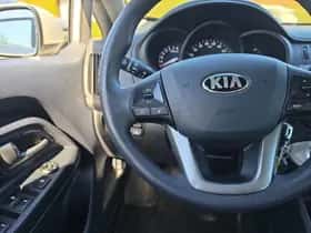 Kia Rio (2014) thumbnail 14