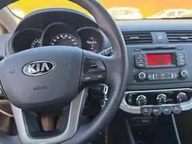 Kia Rio (2014) thumbnail 15