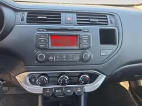 Kia Rio (2014) thumbnail 17