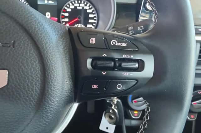 Kia Picanto (2023) thumbnail 15