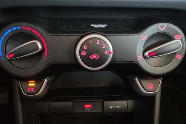 Kia Picanto (2023) thumbnail 20