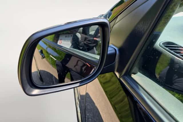 Kia Picanto (2023) thumbnail 23