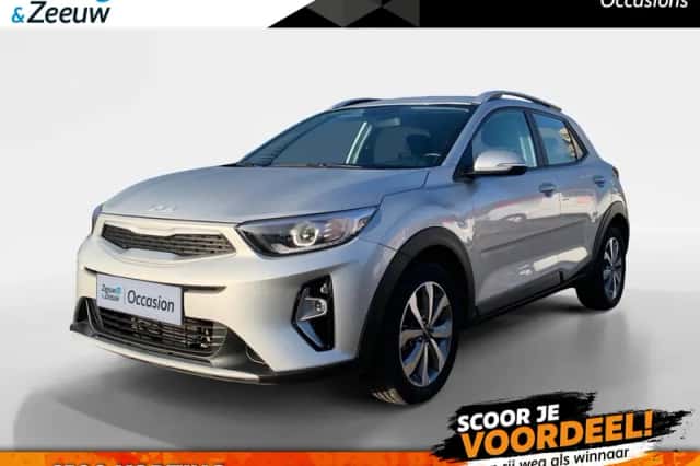 Kia Stonic (2023) thumbnail 1