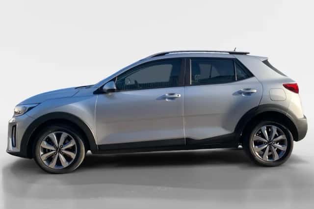Kia Stonic (2023) thumbnail 2
