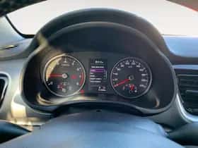 Kia Stonic (2023) thumbnail 16