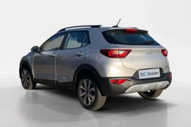 Kia Stonic (2023) thumbnail 3