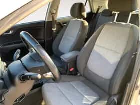 Kia Stonic (2023) thumbnail 9