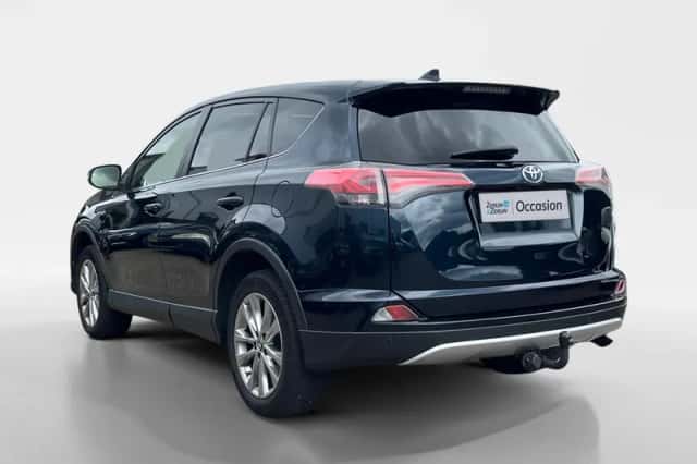 Toyota RAV4 (2017) thumbnail 2