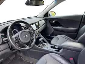 Kia Niro (2017) thumbnail 12