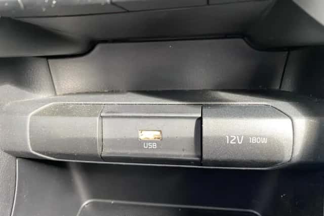 Kia Picanto (2023) thumbnail 24