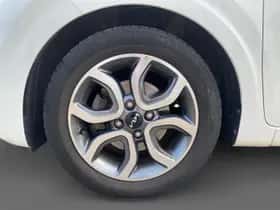 Kia Picanto (2023) thumbnail 8