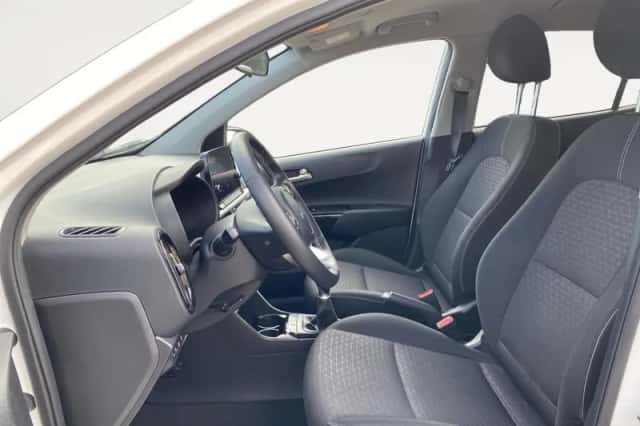 Kia Picanto (2023) thumbnail 9