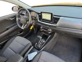 Kia Stonic (2024) thumbnail 11
