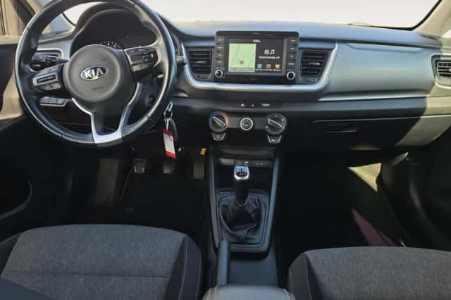 Kia Stonic (2018) thumbnail 11