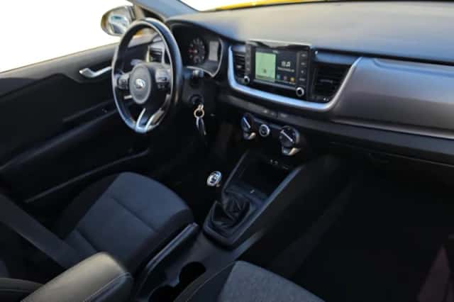 Kia Stonic (2018) thumbnail 12