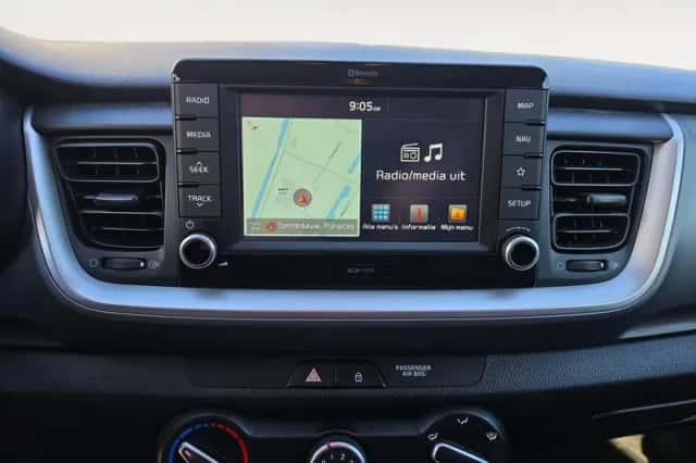 Kia Stonic (2018) thumbnail 17