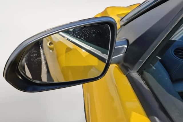 Kia Stonic (2018) thumbnail 24