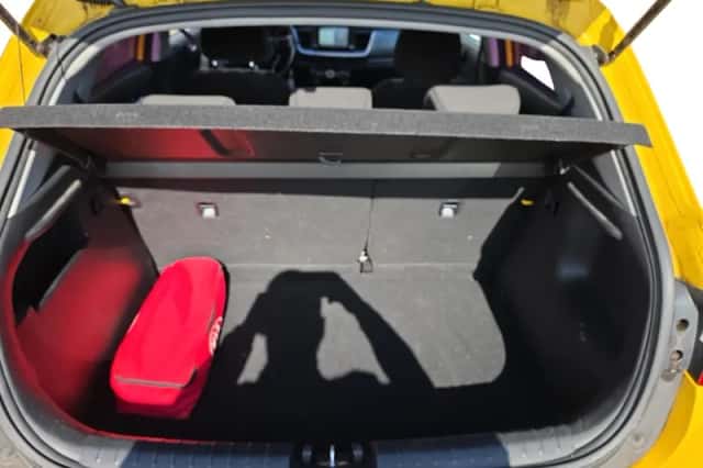 Kia Stonic (2018) thumbnail 25