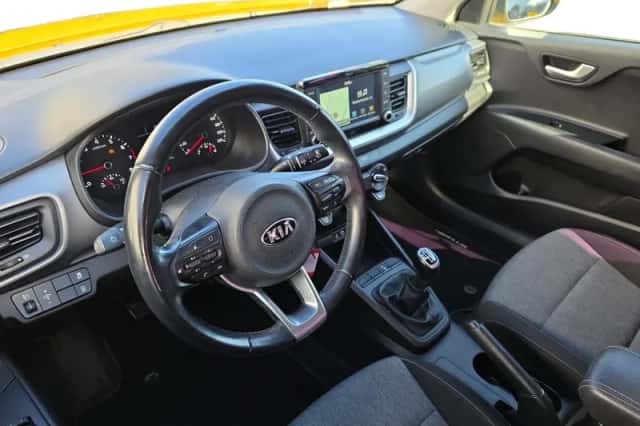 Kia Stonic (2018) thumbnail 10