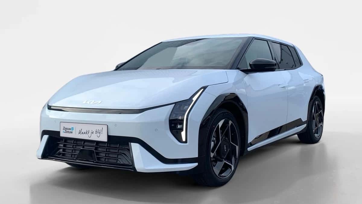 Kia EV4 (2026) — foto 1