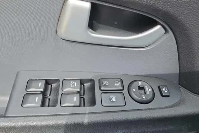 Kia Sportage (2015) thumbnail 21