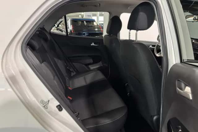 Kia Picanto (2023) thumbnail 11