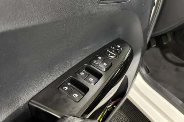 Kia Picanto (2023) thumbnail 23