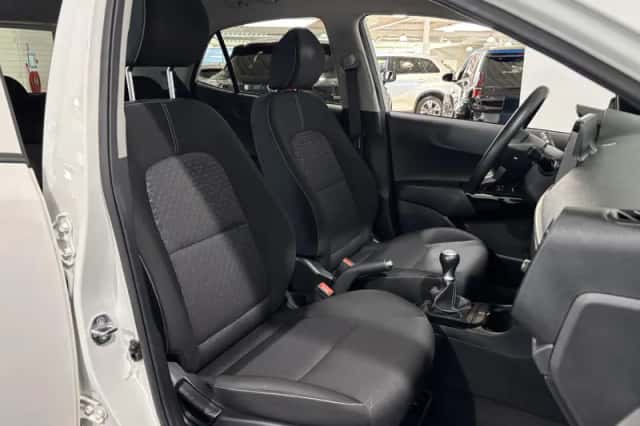 Kia Picanto (2023) thumbnail 9