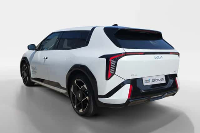 Kia EV4 (2026) thumbnail 2